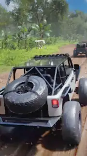 offroad SUV jeep 4x4 driving capture 3